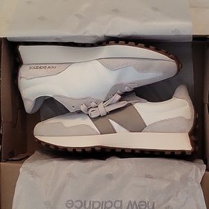 NEW BALANCE 327 WOMEN *NEW*